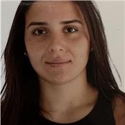 Studentessa di ingegneria per aiuto compiti